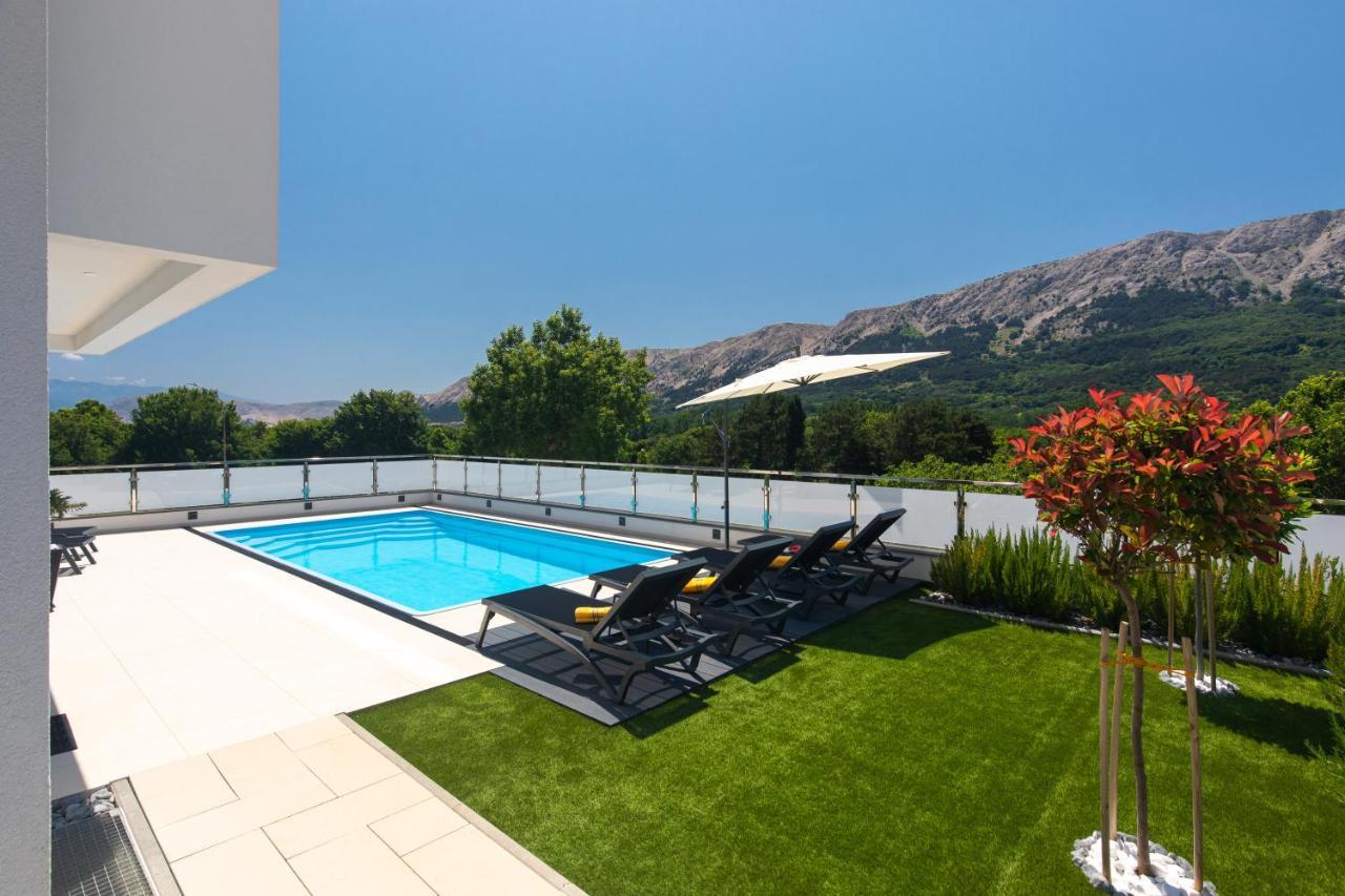 Villa Supernus With Heated Pool Baska  Ngoại thất bức ảnh