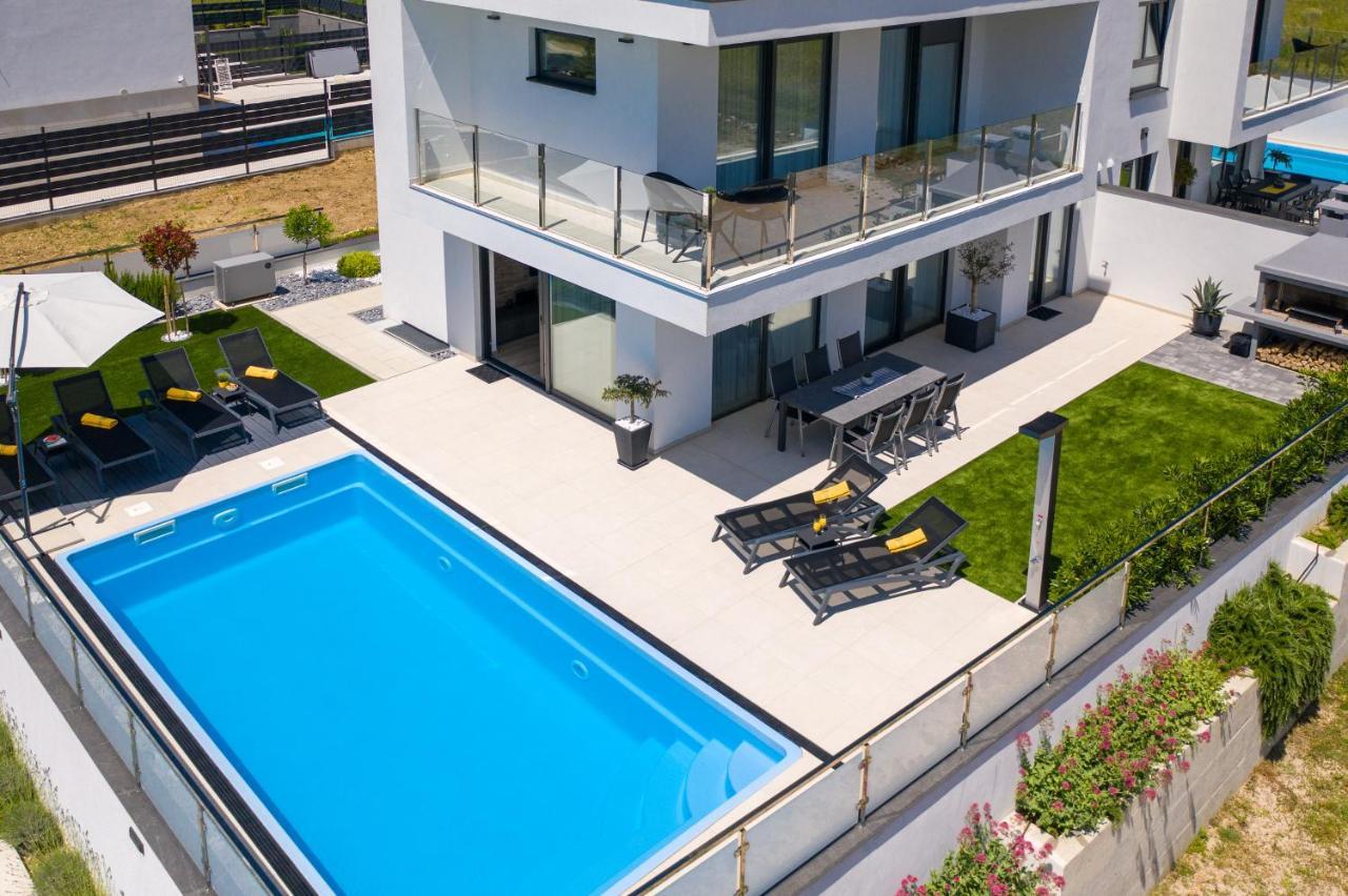 Villa Supernus With Heated Pool Baska  Ngoại thất bức ảnh